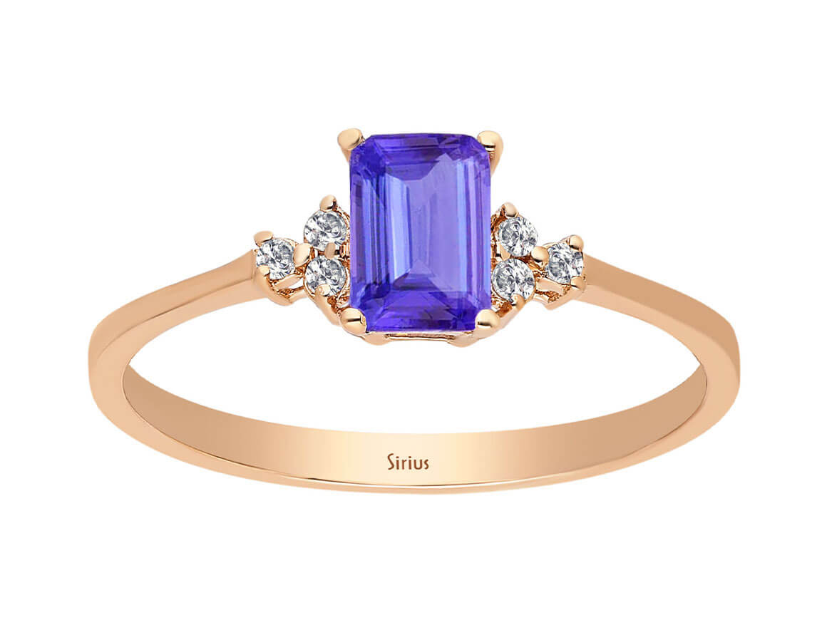 Rose gold ring with 0.61 carat tanzanite and diamonds, 14K