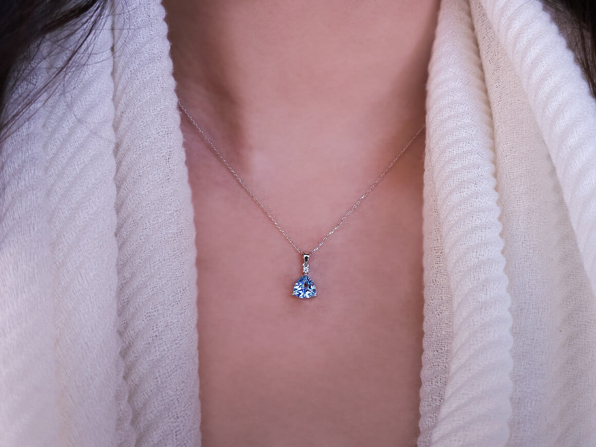 Sky Blue Topas & Labordiamant Halskette in 8K Weißgold | 02P0014 - hochwertiger Schmuck von Rosy Lab Diamonds
