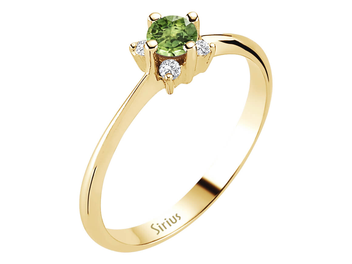 Yellow gold ring with 4 diamonds and a round green Sapphire – high-quality Jewelry by Rosy Lab Diamonds