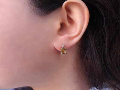 Boucles d'oreilles élégantes avec diamants de laboratoire et zultanites en or rose 585