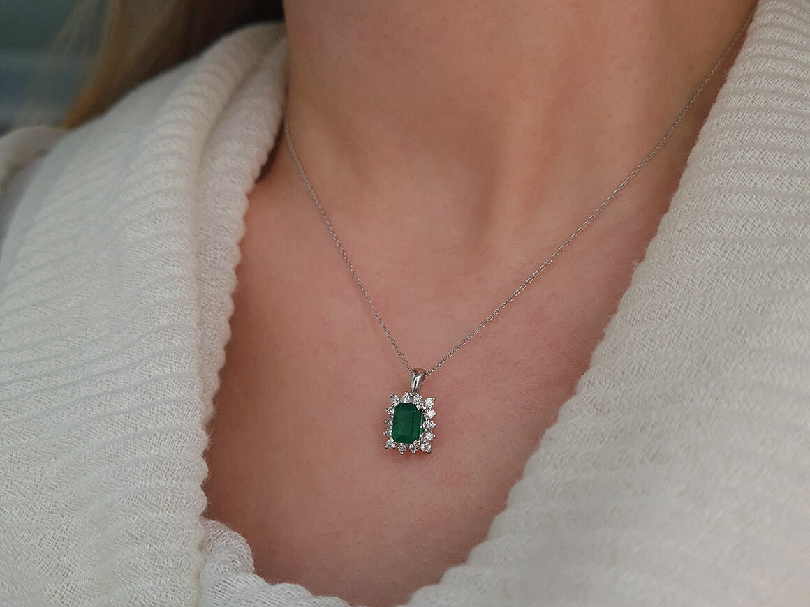 Anturaj necklace with octagonal emerald (1.07 ct) & diamonds – 14K white gold