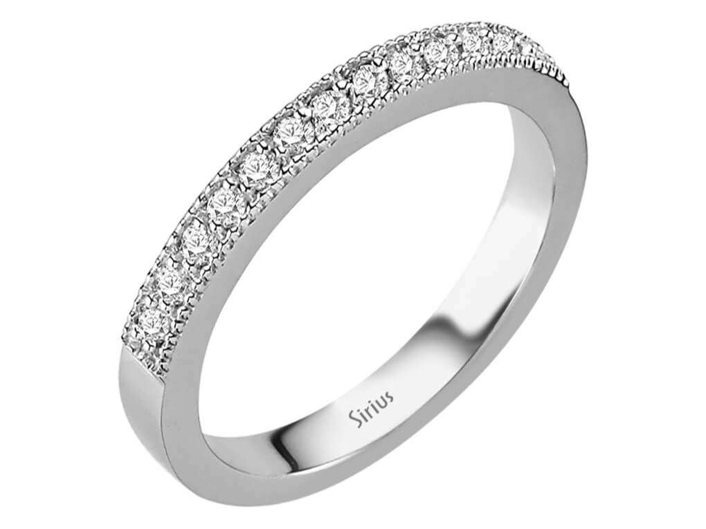 Bague demi-alliance avec 13 diamants de laboratoire – Or Blanc 14 carats, style pavé – Bijoux haut de gamme de Rosy Lab Diamonds