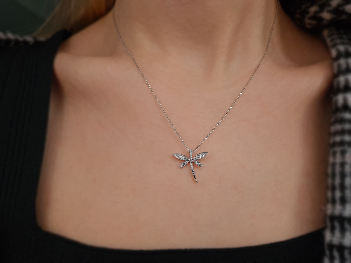 Dragonfly pendant with diamonds | 14K white gold