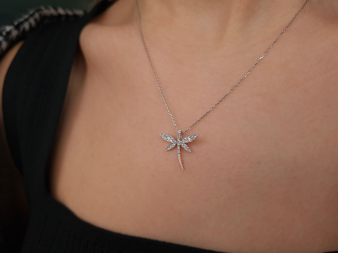 Dragonfly pendant with diamonds | 14K white gold