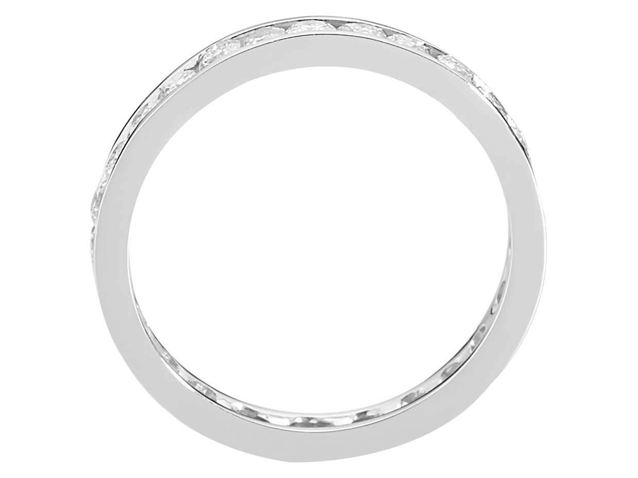 خاتم ألماس أنيق مرصّع بالكامل بـ30 ألماسة مُصنّعة في المختبر بترصيع القناة - ذهب أبيض عيار 14 قيراطًا - مجوهرات فاخرة من Rosy Lab Diamonds
