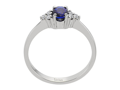 Feiner Diamant- und Saphirring mit 6 Rundschliff-Diamanten und 1 Ovalem Saphir in 8 Karat Weißgold
