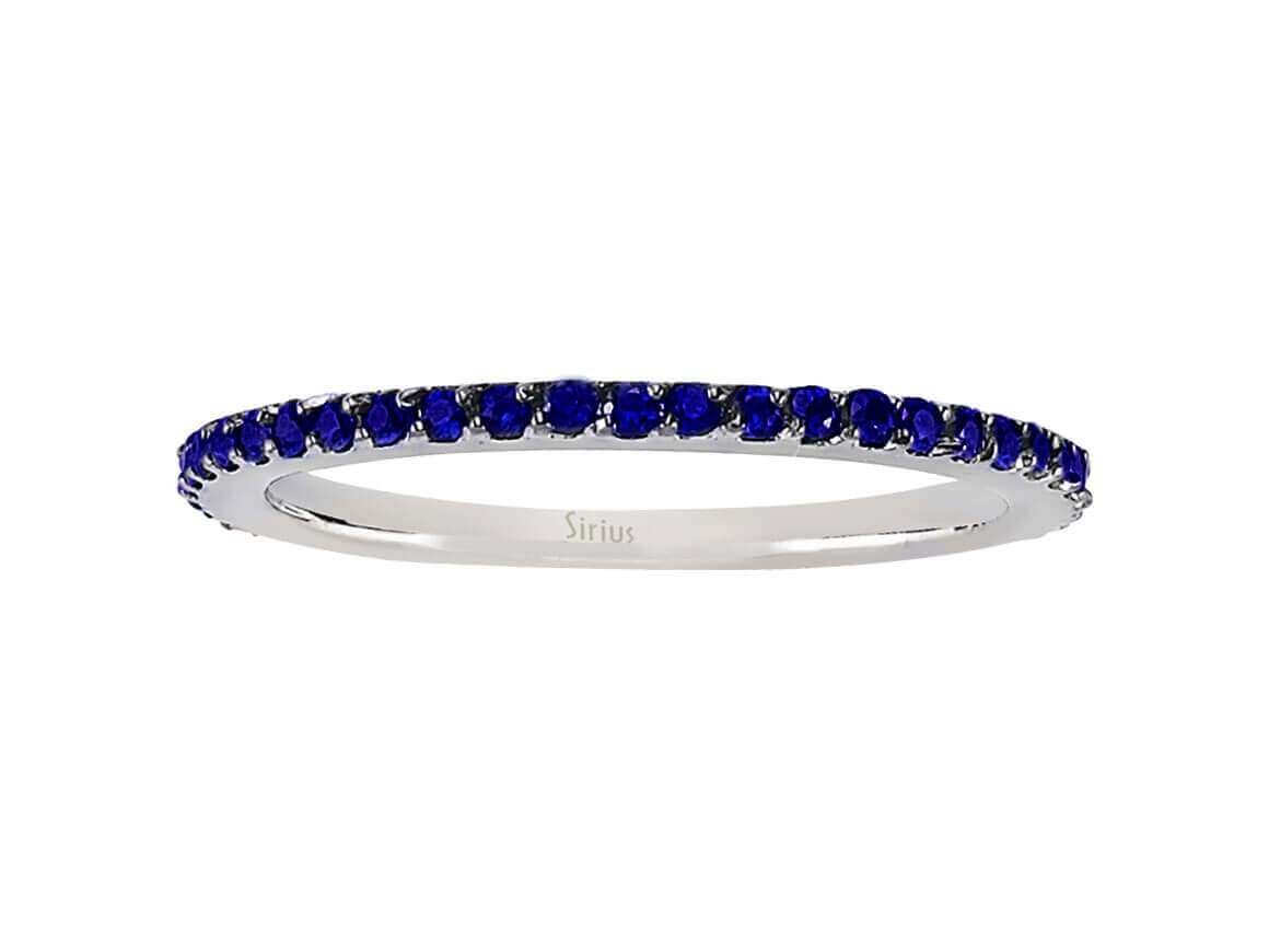 Anneau d’éternité élégant serti de 42 saphirs en Or Blanc 14 carats – Bijoux haut de gamme de Rosy Lab Diamonds