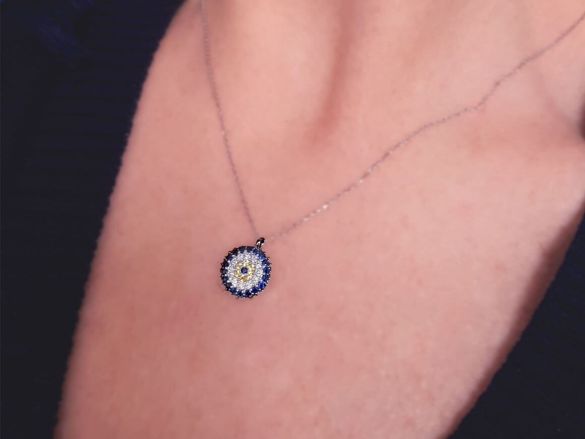 Pendentif Nazar Boncuğu avec diamants et saphirs de laboratoire - or 14 carats - Bijoux haut de gamme de Rosy Lab Diamonds