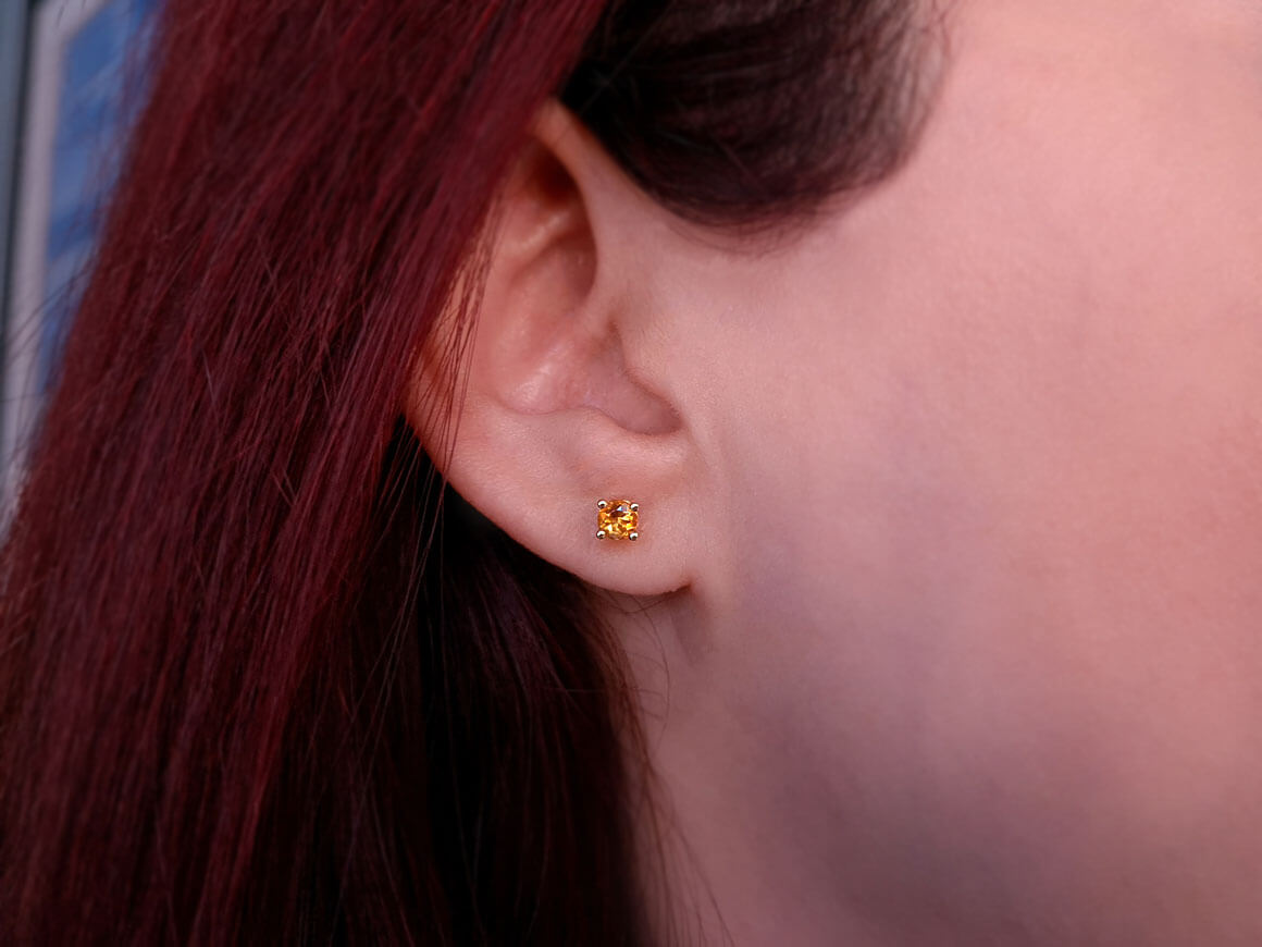 Clous d'oreilles solitaires avec 2 citrines en or jaune 585