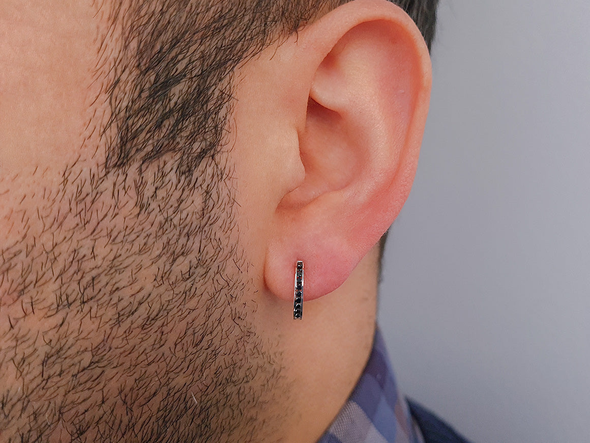 Créoles pour homme avec diamants de laboratoire noirs en Or Blanc 585 millièmes – Bijoux haut de gamme de Rosy Lab Diamonds