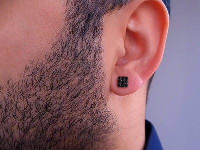 Clou d'oreille carré pour homme avec diamants noirs en or 585