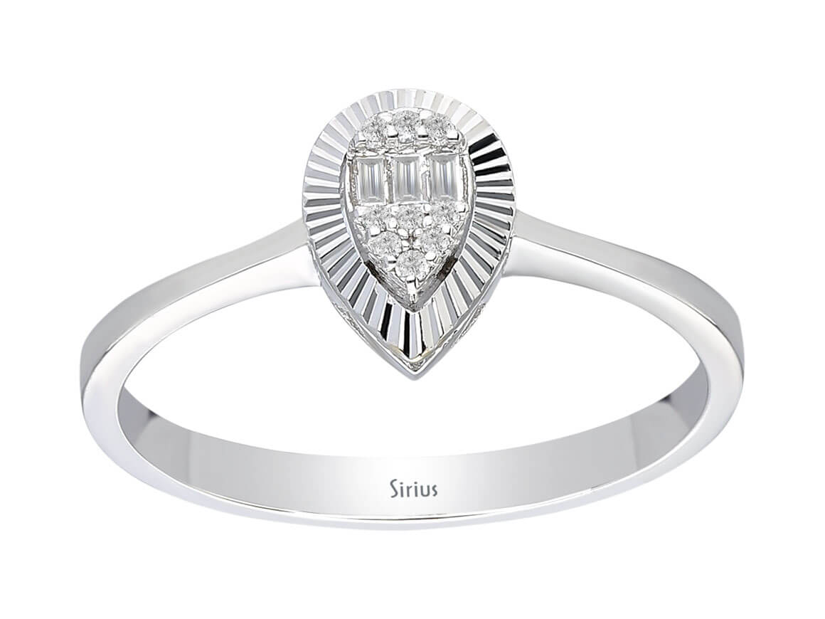 Tropfenglanz Ring mit Baget- und Runddiamanten aus 14K Gold