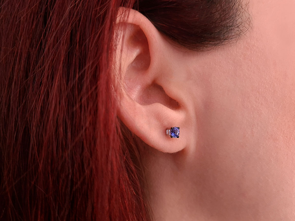 Ohrstecker mit Tanzaniten in 585er Weißgold – hochwertiger Schmuck von Rosy Lab Diamonds