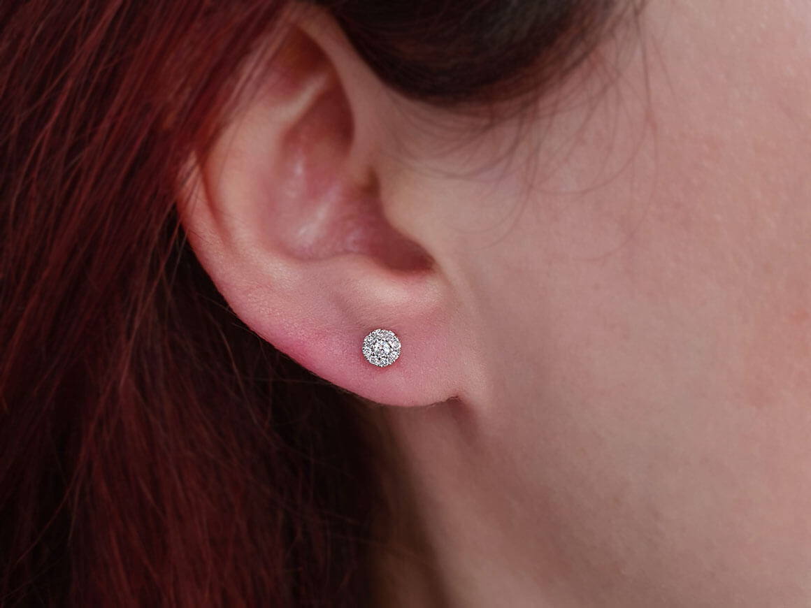 333 Beyaz Altın ve laboratuvar pırlantalı küme küpeler - Rosy Lab Diamonds'tan kaliteli Mücevher