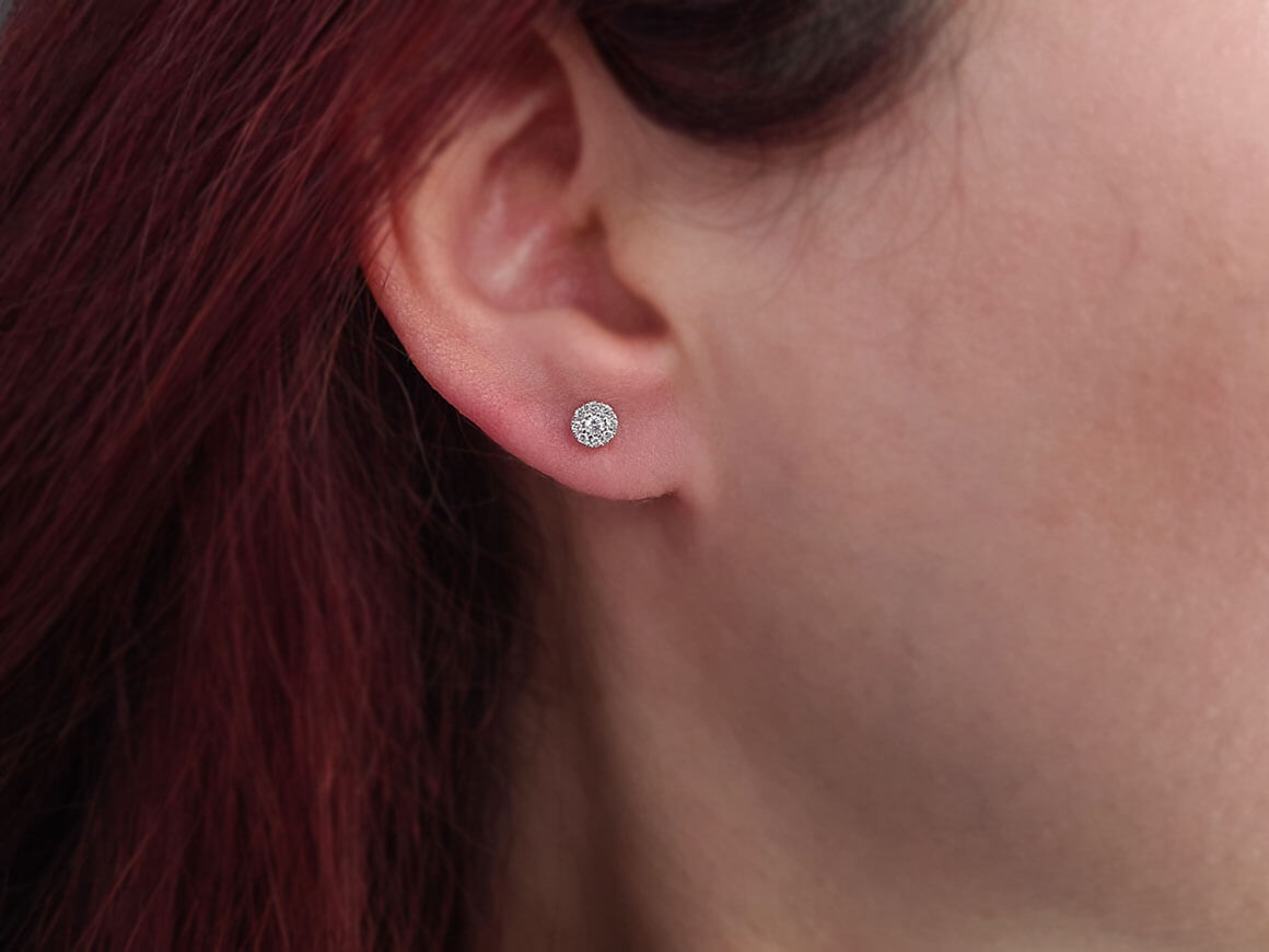 333 Beyaz Altın ve laboratuvar pırlantalı küme küpeler - Rosy Lab Diamonds'tan kaliteli Mücevher