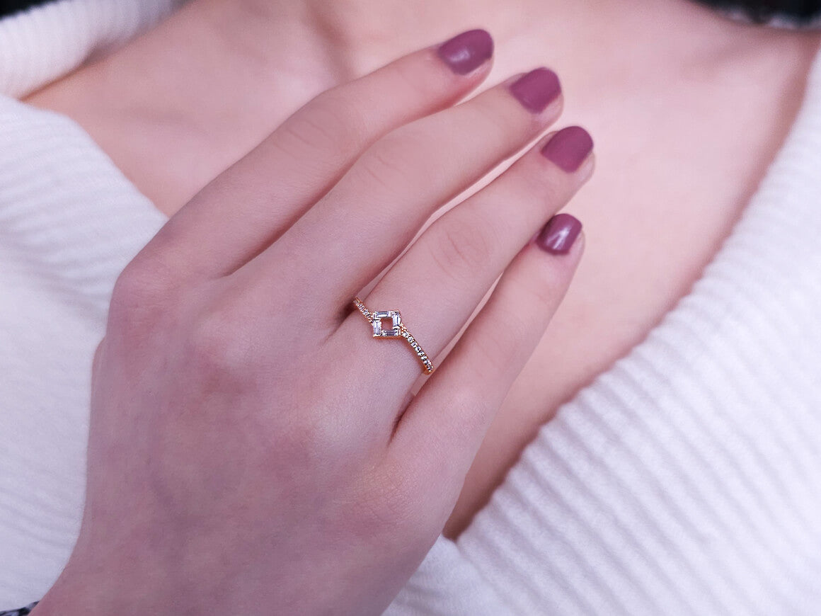 Geometrik tasarımlı Rose Altın yüzük ve laboratuvar elmasları - 14K - Rosy Lab Diamonds’tan yüksek kaliteli Mücevher