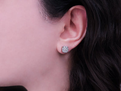 Boucles d'oreilles Koronet avec 18 diamants de laboratoire 0,80 carat en or blanc 333‰