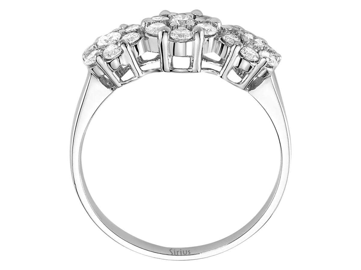0,65 ct Tria pırlanta yüzük - küme montür - 14K Beyaz Altın - Rosy Lab Diamonds’tan yüksek kaliteli Mücevher
