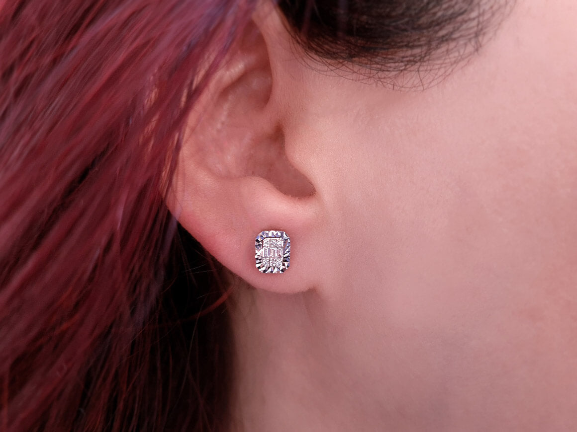 333 ayar Beyaz Altın laboratuvar üretimi baget ve yuvarlak elmaslı Pimli Küpe - Rosy Lab Diamonds’tan yüksek kaliteli Mücevher