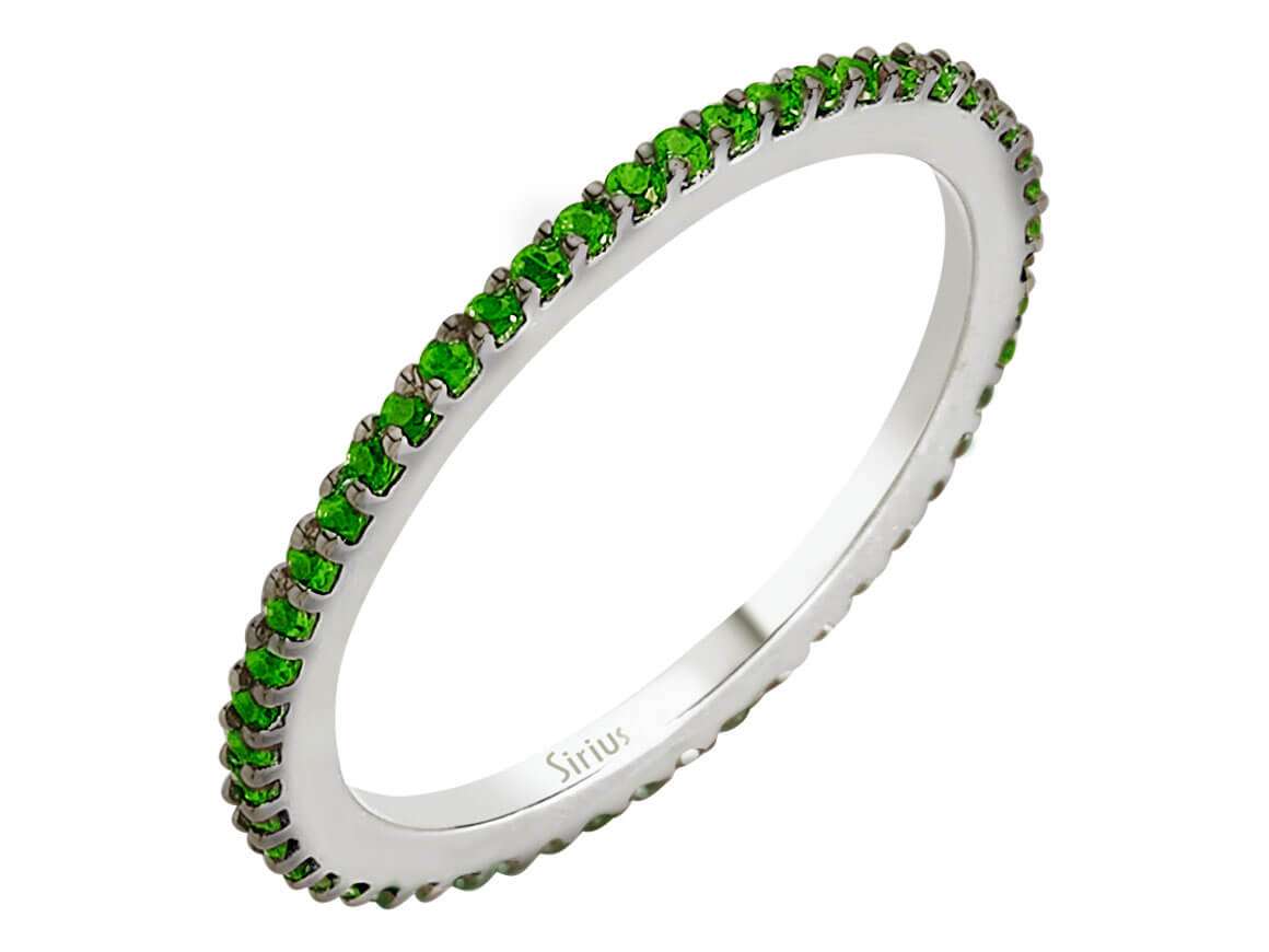 Eleganter Eternity-Ring mit 39 runden Tsavorit-Steinen in 14 Karat Weißgold