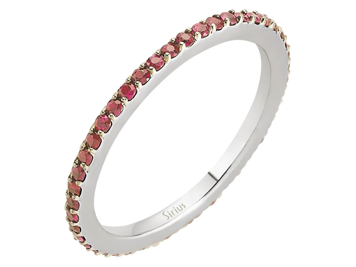 Bague d’éternité raffinée avec 50 rubis taille ronde - or 14 carats - Bijoux haut de gamme de Rosy Lab Diamonds