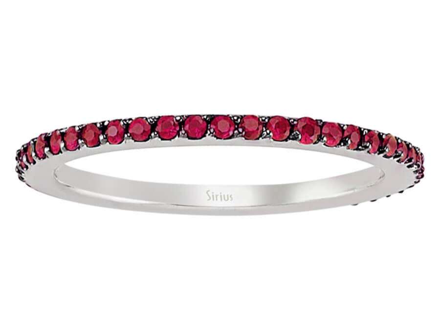 Feiner Eternity-Ring mit 42 Rubinsteinen in 14K Weißgold - hochwertiger Schmuck von Rosy Lab Diamonds
