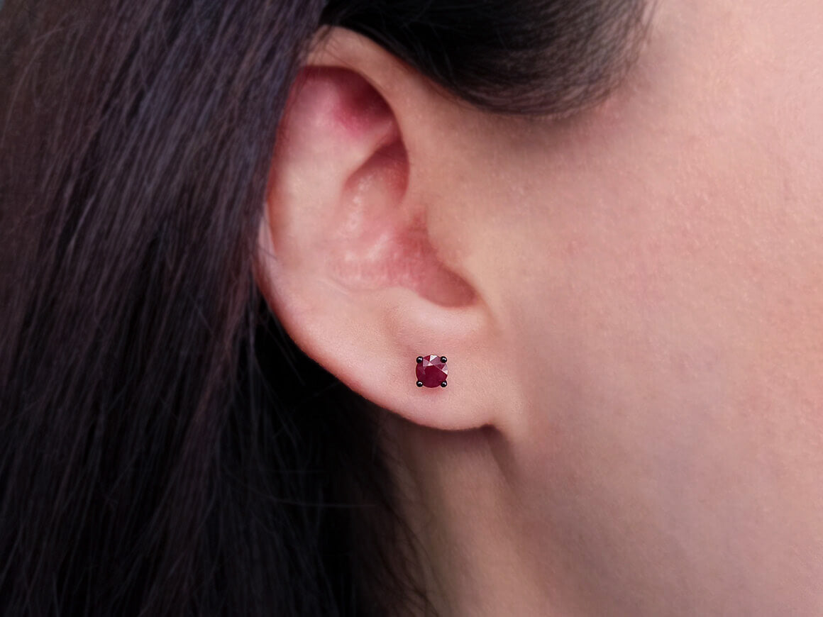 Stud Earrings with Rubies in 585 White Gold – high-quality Jewelry by Rosy Lab Diamonds
