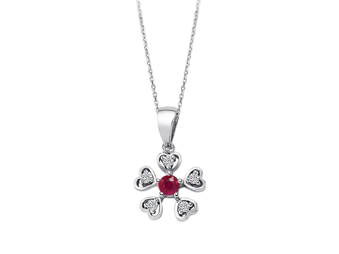 Pendentif cœur fleuri avec Rubis et 5 diamants de laboratoire – chaîne en or blanc 8 carats – Bijoux haut de gamme de Rosy Lab Diamonds