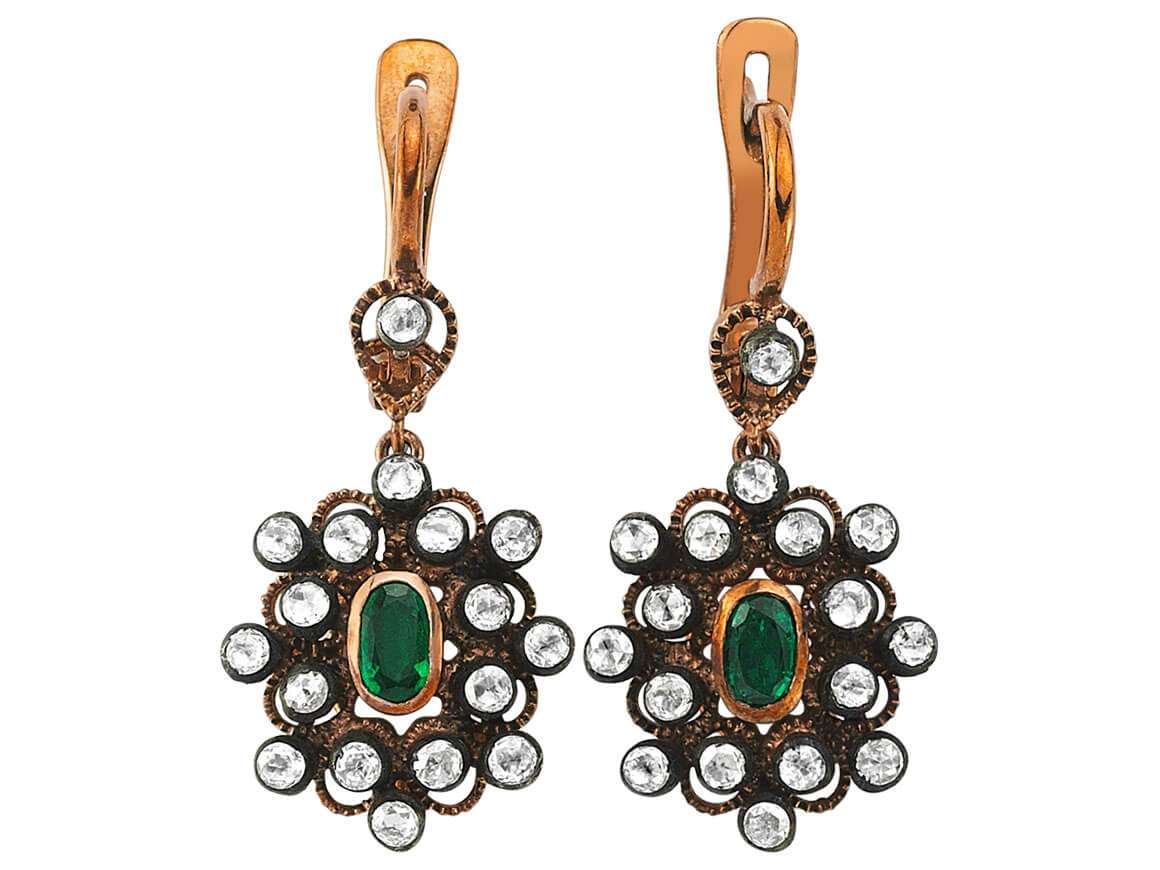 Antique earrings with oval emeralds & old-cut diamonds in 333 rose gold