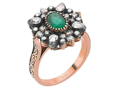 Roségold-Ring mit ovalem Smaragd, 12 Elmas & 12 Diamanten – Blütenform – 80R0012