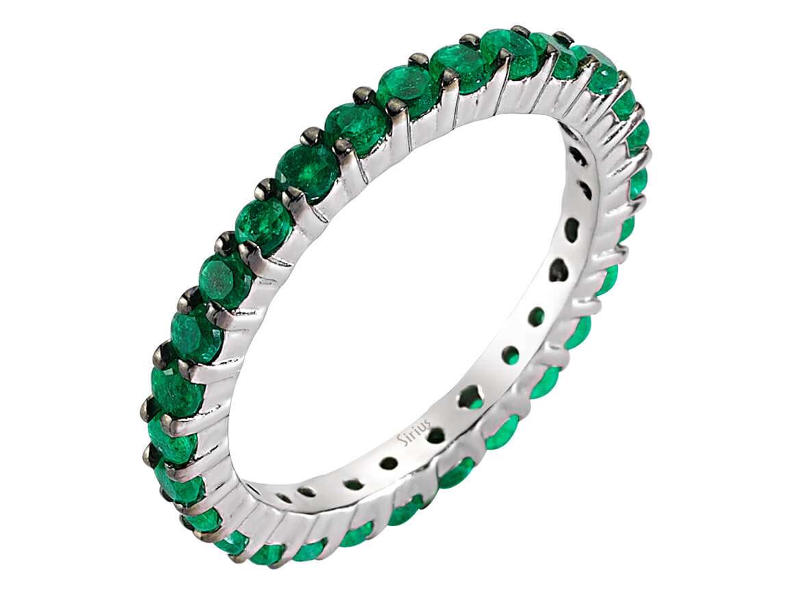Eleganter Smaragd-Tamturring mit 28 Rundschliff Smaragden aus 14K Weißgold - hochwertiger Schmuck von Rosy Lab Diamonds