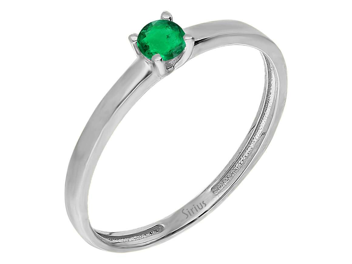 Emerald Solitaire Ring in 14K White Gold | Lab-Grown Gemstone - high-quality Jewelry by Rosy Lab Diamonds