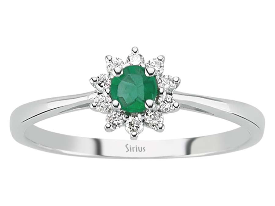 Feiner Anturage-Ring aus 8K Weißgold mit rundem Smaragd und Labor-Diamanten – 0,29 ct